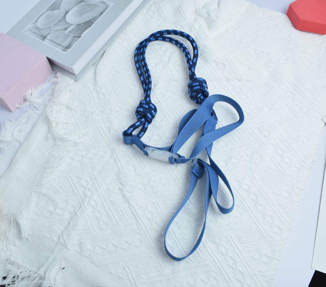 สายคล้องไหล่สีฟ้า