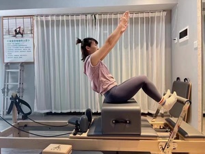 Precio de fábrica Equipo de gimnasio Pilates Cadillac Reformer Roble Wood Pilates Reformer Maple Wood Pilates reformer set para <span class=keywords><strong>Yoga</strong></span> <span class=keywords><strong>Center</strong></span> - Product Image 2