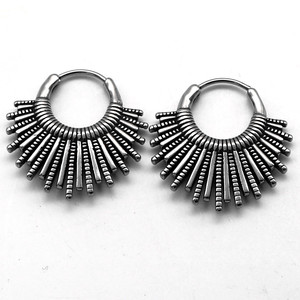 yunnique Stylish Retro Geometric Titanium Steel <b>Hoop</b> Earrings <b>Large</b> Size Easy Clip Fashion Jewelry - Product Image 5