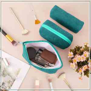 Juego de 3 Bolsas de Maquillaje Verdes - Neceser de Pana para Cosméticos, Organizador de Artículos de Aseo para Viaje, con Base Plana - Product Image 2