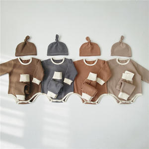 Vente en gros de 3 ensembles de vêtements pour bébé en coton à manches longues, ensembles de vêtements doux pour bébé nouveau-né garçon fille - Product Image 1