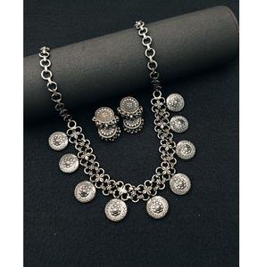 Ensemble collier et boucles d'oreilles en argent moderne de luxe pour femmes pour les occasions de fête et de cadeaux Port quotidien élégant - Product Image 3