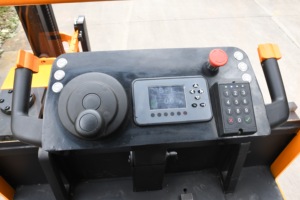 Montacargas Man-up VNA CDMX15-80S con Horquillas Giratorias de 180 Grados, Apilador Eléctrico de Tres Vías para Pasillos Angostos - Product Image 6