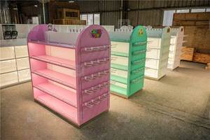 رف عرض حلويات الكريسماس وردي اللون يُمكن استخدامه كزينة للمتاجر لتقديم الوجبات الخفيفة ويُمكن تصميم الحلوى حسب الطلب ورف عرض الحلوى - Product Image 4