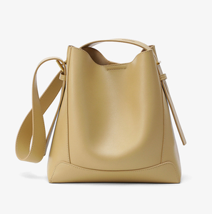 Sac fourre-tout de luxe en cuir véritable pour femme avec logo personnalisé en relief, imperméable, à bandoulière, avec fermeture éclair - Product Image 1