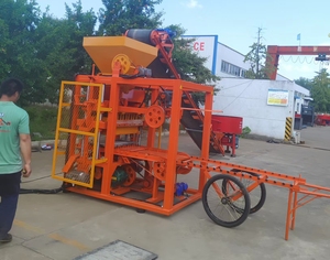 Machine très rentable QTJ4-24 semi-automatique pour la fabrication de blocs de pavés en béton avec PLC et convoyeur à pompe - Product Image 1