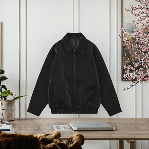 Chaqueta de cuero PU negra para hombre, chaqueta bomber con cremallera, ajuste holgado, a prueba de viento e impermeable, ropa exterior informal, chaqueta bomber negra con cremallera. - Product Image 2