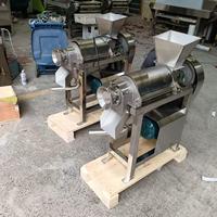 Commerciële automatische fruitpersmachine van roestvrij staal voor sinaasappel-, appel- en groentesap.