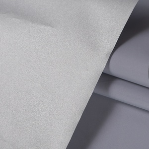 Nhà Sản Xuất Đã Sẵn Sàng Cổ Phiếu <span class=keywords><strong>190T</strong></span> <span class=keywords><strong>Polyester</strong></span> <span class=keywords><strong>Taffeta</strong></span> Vải 100% <span class=keywords><strong>Polyester</strong></span> Lụa Lót Tán Bạc Tráng Chống Cháy Vải - Product Image 4