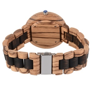 Montre en bois de Shenzhen, fabriquée en usine, avec bracelet en bois de santal massif, style vintage décontracté - Product Image 5