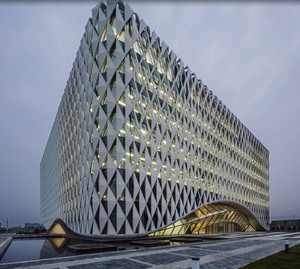 Mur-rideau contemporain en alliage d'aluminium avec traitement de surface anodisé pour l'extérieur des bâtiments, conception anti-corrosion - Product Image 4