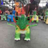 Parc d'attractions, équipements de loisirs, parc d'aventure, manège pour enfants sur le thème des dinosaures, animatronique en fibre de verre et métal, fonctionnant sur batterie, intérieur/extérieur