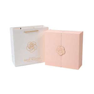 Scatole Regalo Pieghevoli in Cartone Rigido <span class=keywords><strong>per</strong></span> Imballaggio all'Ingrosso, Fornitore di Scatole Regalo Personalizzate con Chiusura Magnetica e Nastro - Product Image 2