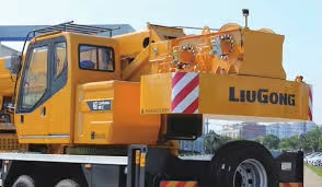 Grúa Móvil Económica de 32 Toneladas TC320C5 para Proyectos Pesados - Product Image 2