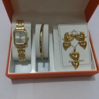 Ensemble montre carrée à quartz avec bracelet, collier et bague motif cœur - Design ajouré simple, cadeau festif, accessoires polyvalents pour le quotidien
