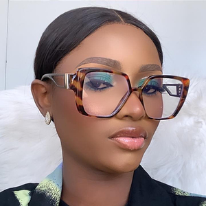 Monture <span class=keywords><strong>de</strong></span> lunettes carrée surdimensionnée pour femmes 2024, lunettes <span class=keywords><strong>de</strong></span> mode à verres transparents, grandes lunettes transparentes, montures <span class=keywords><strong>de</strong></span> lunettes pour femmes, lunettes <span class=keywords><strong>de</strong></span> soleil UV400 - Product Image 4