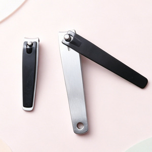 Coupe-ongles anti-éclaboussures, coupe-ongles en acier inoxydable avec design de type coupe-ongles, un indispensable pour la maison et pour les ongles des adultes. - Product Image 2