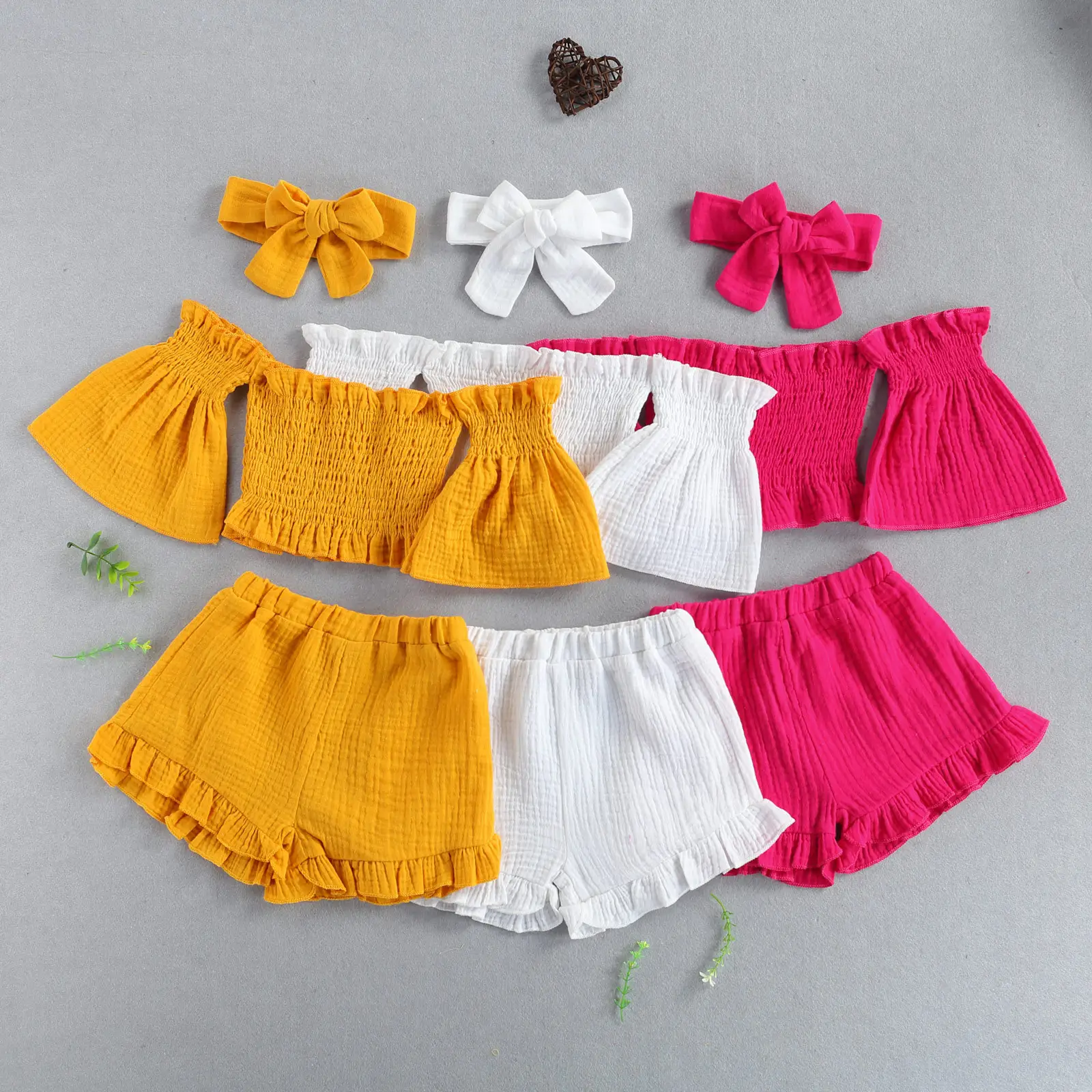 Set di vestiti per bambine e bambine alla moda estiva MU Shorts top corti a manica corta con spalle scoperte 3 pezzi set di vestiti