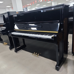 Le piano droit importé U1H du Japon convient aux performances professionnelles. - Product Image 5