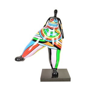 घर की सजावट के लिए फैक्टरी कस्टम फाइबरग्लास मूर्तिकला हाथ से चित्रित व्यक्तित्व एपॉक्सी राल मूर्ति कला अफ्रीकी महिला मूर्ति - Product Image 5