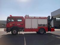 Nouveau camion de sauvetage et de lutte contre les incendies Sinotruk avec grue, véhicule de suppression de brume 8x4 Diesel EURO 3 >10000L à vendre