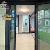 Maison conteneur compacte extensible en acier et panneaux sandwich, aménagement efficace pour les zones urbaines, espaces limités, petites parcelles