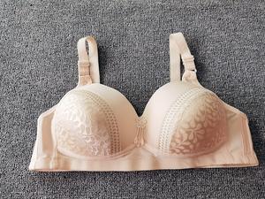 <span class=keywords><strong>Reggiseno</strong></span> <span class=keywords><strong>Imbottito</strong></span> in <span class=keywords><strong>Cotone</strong></span> Push-up 40B Comodo e Confortevole in Spandex Vendita all'Ingrosso - Product Image 4