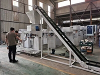 Machine d'emballage granulaire automatique de scellage d'ensachage d'aliments pour animaux de volaille d'aliments pour animaux de 5kg 25kg 50kg