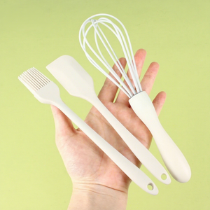 Lot de 3 ustensiles de cuisson en silicone non électriques pour la pâtisserie : spatule à gâteau, racloir, fouet de cuisine et pinceau à huile pour barbecue - Product Image 2