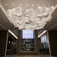 Grand lustre suspendu moderne en forme de nuage personnalisé pour hall de villa, hall d'hôtel, escalier à perles de cristal, restaurant d'hôtel