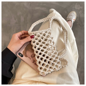 Borsa a <span class=keywords><strong>Tracolla</strong></span> Piccola Quadrata in Macramè Intrecciata a Mano in Corda di Cotone all'Ingrosso per Vacanze al Mare - Product Image 1