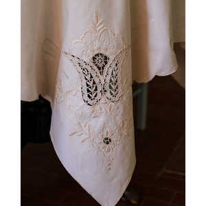 Mantel de Lino Pietrochianese con Encaje de Bobina, Diseño Jacquard con Grabado de Caramelo, Sin Arrugas, para Restaurantes y Hoteles - Product Image 1