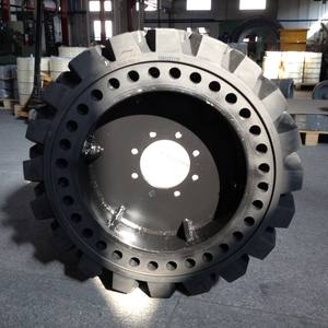 ยางตันแบบเติมโฟม PU ขนาด 10-16.5 นิ้ว พร้อมล้อแบบกำหนดเอง - Product Image 1