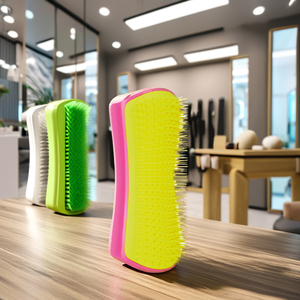 PET TEEZER DETANGLER PVC rosa/amarillo herramienta de plástico para limpieza y baño de perros y gatos - Product Image 4