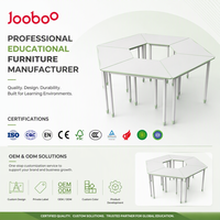 Ensemble Chaise et Bureau Scolaire Trapézoïdal Moderne, Conception Modulaire, Durable, Écologique, Réglable en Hauteur pour Examens en Classe, Arabie Saoudite