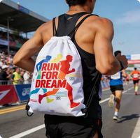 Sac de sport personnalisé avec logo imprimé, sac de voyage simple en polyester avec cordon de serrage, sac à chaussures pliable en nylon, sac à dos à cordon de serrage pour marathon