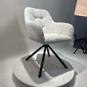 Juego de 2 sillas giratorias de comida Silla de comedor giratoria blanca con patas de metal negro Respaldo cómodo para estudio y oficina - Product Image 6