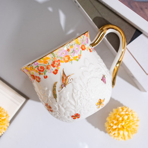 แก้วเซรามิคลายดอกไม้พร้อมลายผีเสื้อ - แก้วกาแฟลายชนบทขอบทองลายนูน - Product Image 3