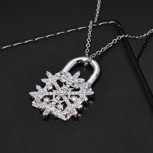 Colgantes de Candado con Diseño de Copo de Nieve de Moissanita VVS de Plata 925 Premium, con Pavé de Diamantes, Bañados en Oro Real, Estilo Hip Hop Bling, Venta al por Mayor B2B - Product Image 1