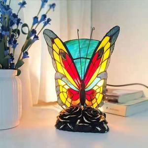 Lampe de table Tiffany de style pastoral artisanale, design papillon en verre pour salon, café - Lustres, luminaires suspendus - Product Image 2