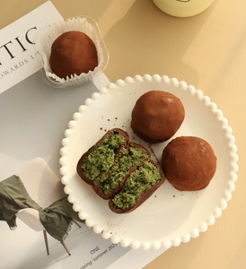 La préparation de mochi est utilisée pour faire du <span class=keywords><strong>chocolat</strong></span> à la pistache de Dubaï, qui a un goût excellent et une texture moelleuse. 25g - Product Image 3