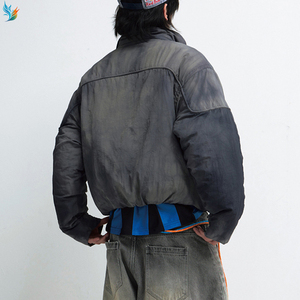 Chaqueta Bomber Acolchada para Hombre con Correa Desestructurada, Estilo Urbano, Degradado, Hebilla Metálica y Efecto Desgastado - Product Image 5