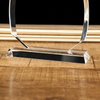 YL-2033 Nouveau design Trophée en cristal gravé au laser 3D en forme de bouclier, écologique, avec logo personnalisé pour cadeau de VTT