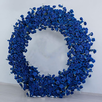 Composition florale artisanale en soie bleu roi, arche de fleurs au toucher naturel pour mariages, toile de fond florale, décoration en forme de cœur