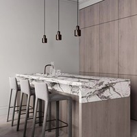 Meuble de cuisine modulaire en bois massif sur mesure, fabriqué en usine, avec évier, charnières, robinet et accessoires, et plan de travail en marbre artificiel