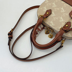 กระเป๋าสะพายข้างลำลองสำหรับผู้หญิง แบบมีซิป วัสดุ PU ใช้งานได้หลากหลาย พร้อมลายเรขาคณิตและโลโก้ ดีไซน์สะพายไหล่เดียว - Product Image 4