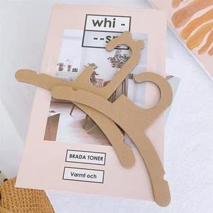 थोक कस्टम पुनर्नवीनीकरण कुत्ते कार्डबोर्ड कपड़े हैंगर - Product Image 6
