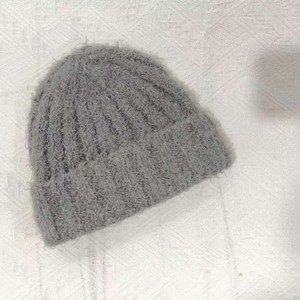 Bonnet tricoté à rayures grises, chaud pour l'hiver, pour femme, grande circonférence de tête - Product Image 1