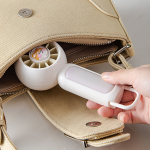 พัดลมมือถืออินเทรนด์ พัดลมกังหันแบบชาร์จไฟแบบพกพาขนาดเล็กพร้อมมอเตอร์ดีซีสำหรับใช้กลางแจ้ง - Product Image 2