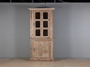 Vitrine en bois massif avec design élégant en verre et étagères de rangement spacieuses pour les maisons modernes - Product Image 1